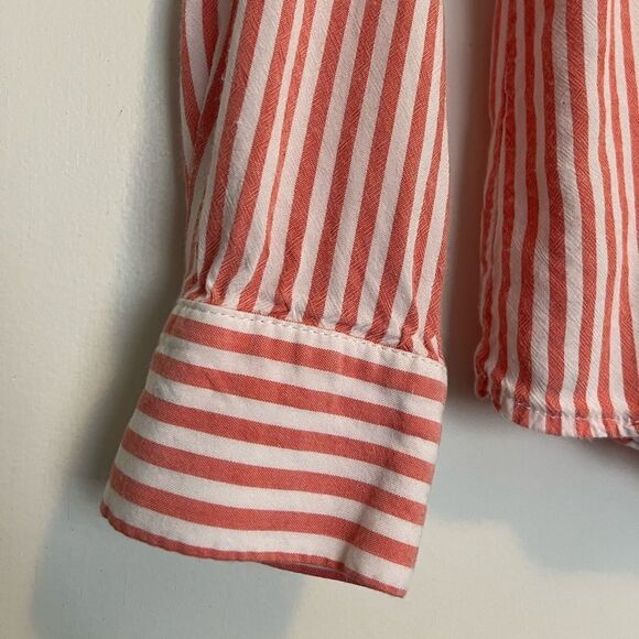 😊 3/$30
Francesca’s Jun & Ivy Striped Button down Sz Small, very soft! - Picture 10 of 12